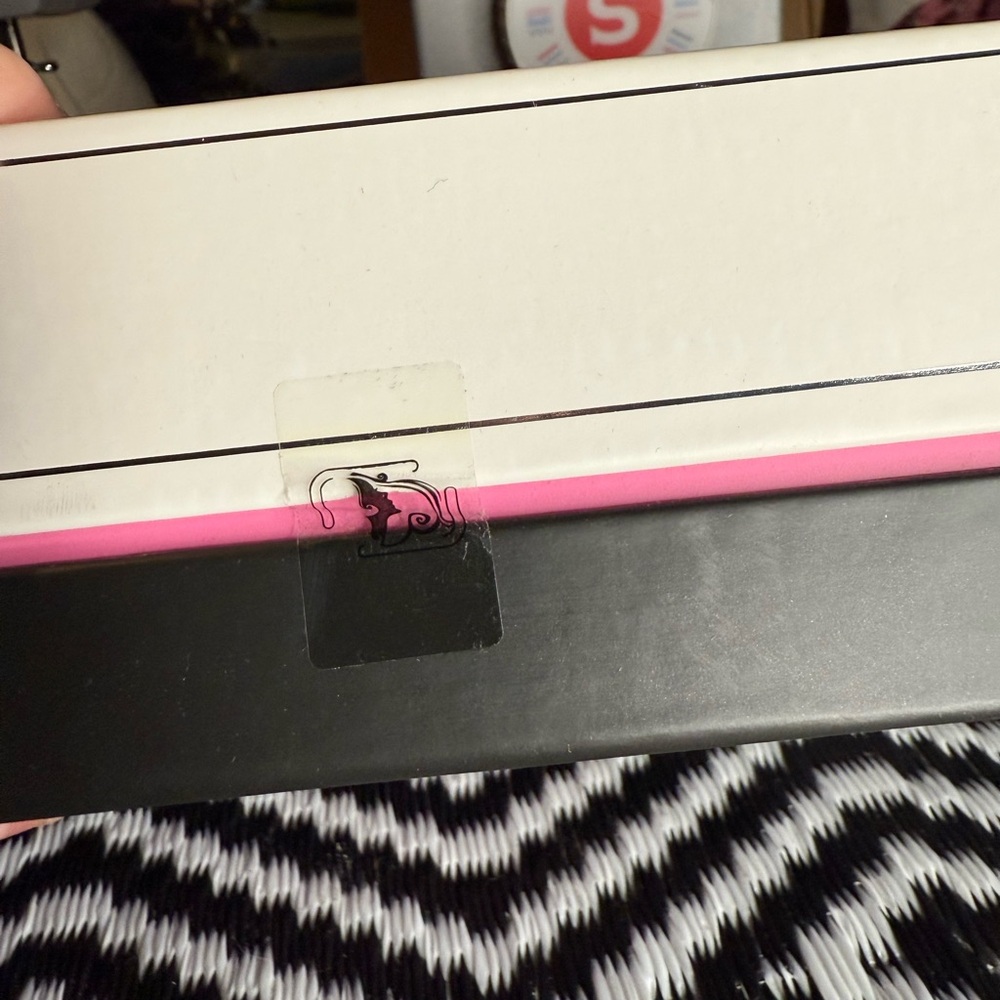 Pink Ceramic Hair Straightener - Picture 5 of 5